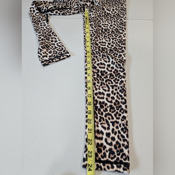 Zyia active wear, Scrunch bottom, Leopard print leggings Size 4 - Picture 6 of 7